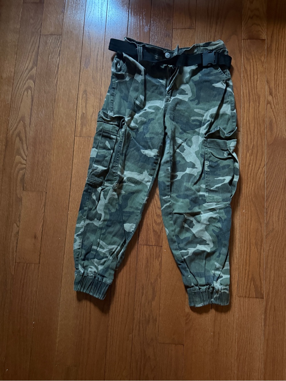 rue21 Olive Green Camo Elastic Waist Cargo Pants